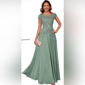 Sophisticated Teal Lace Maxi Dress